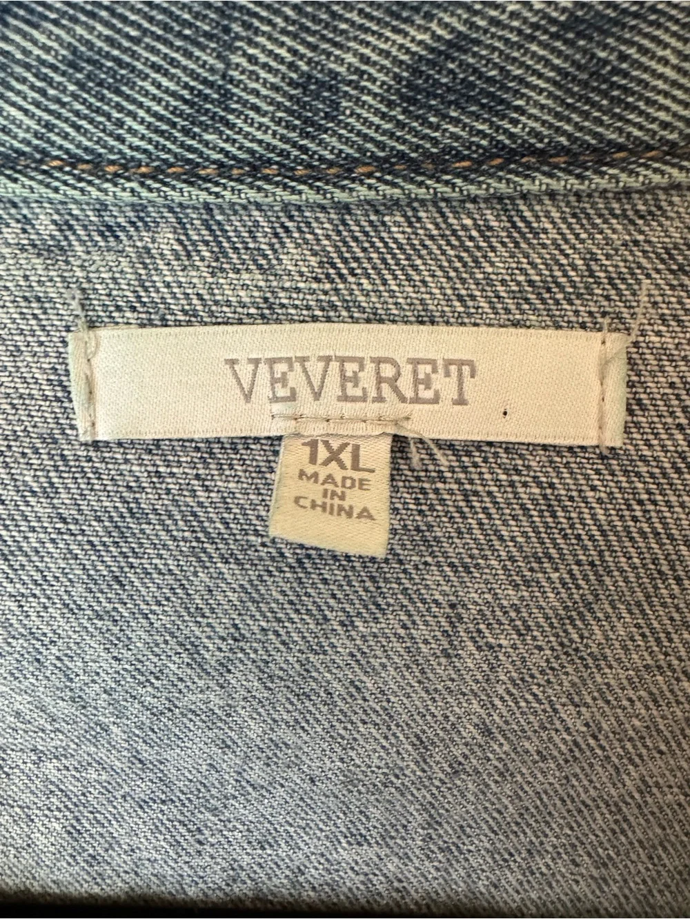 Veveret Distressed Denim Vest 1XL Light Wash Button Front Plus Size